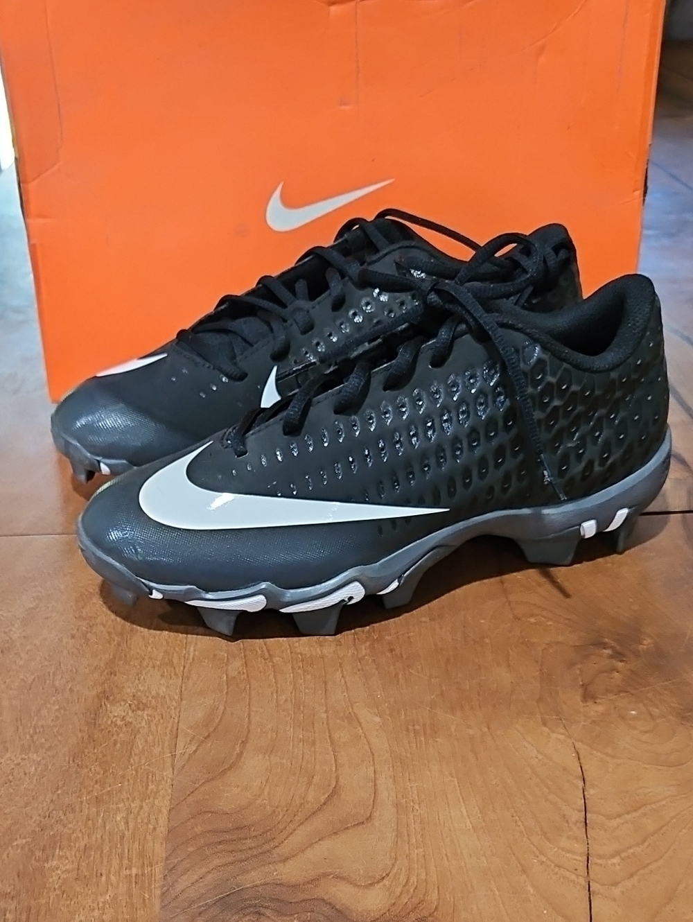 Nike Vapor Ultrafly 2 Cleats with White Swoosh Nwt